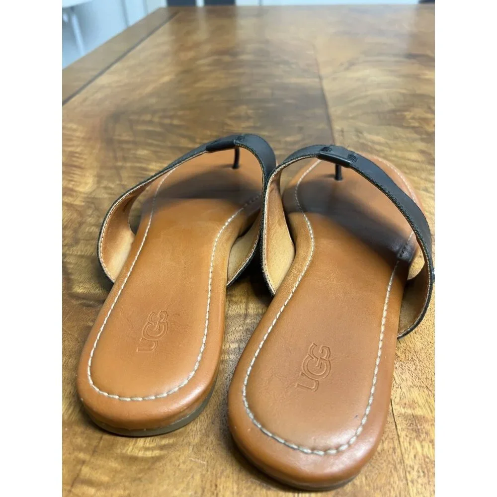 UGG Carey Flip Flop Size 11 Women's Black and Tan Leather Flat Sandals Summer - Picture 4 of 7